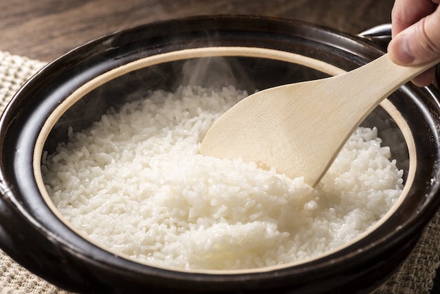 【画像】やべえ…米炊いてたら米入れ過ぎて蓋こじ開けて出てきてまった →「関口メンディかと思った(^^)」「ドン米です(^_^;)」